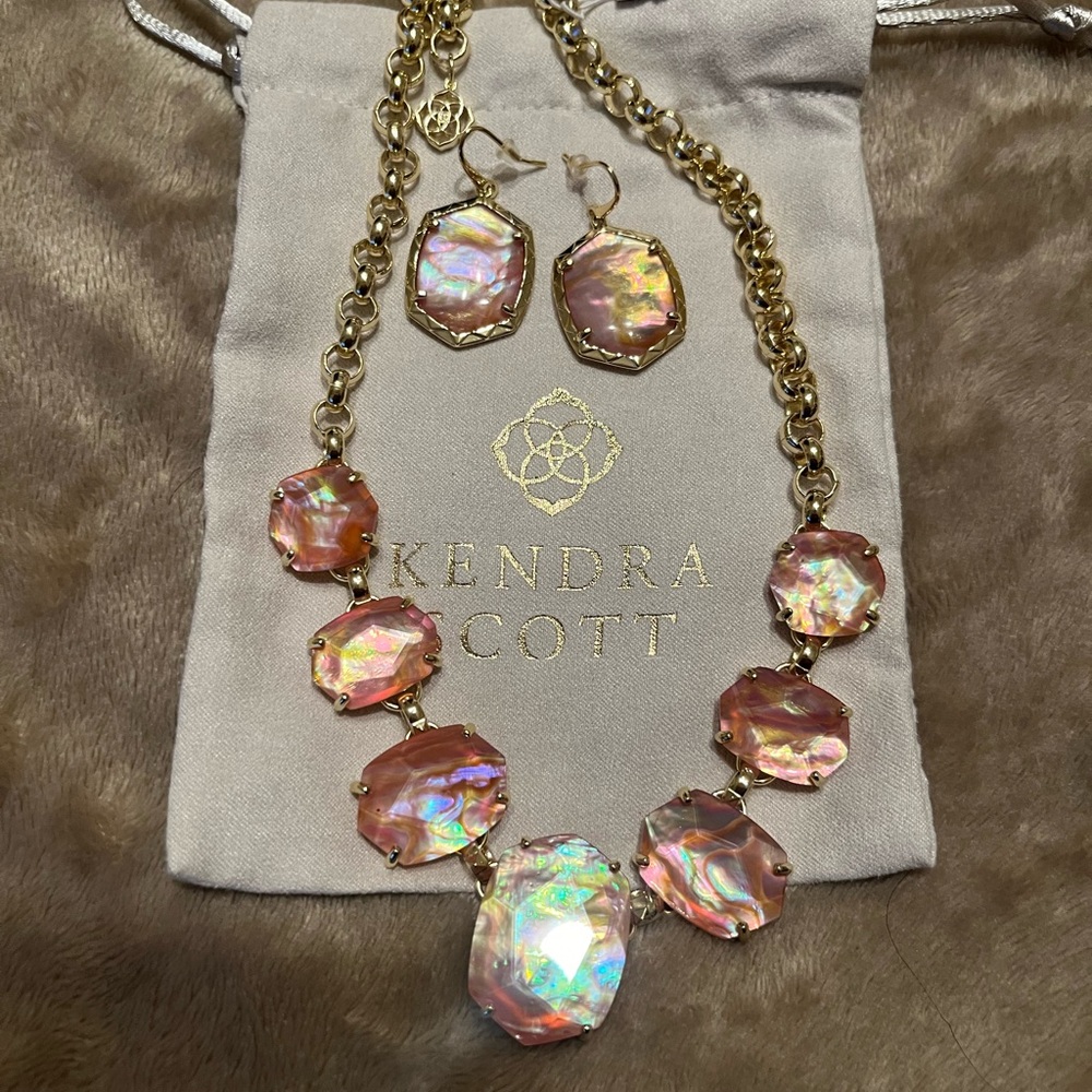 Kendra Scott Daphne Statement Necklace and Earring